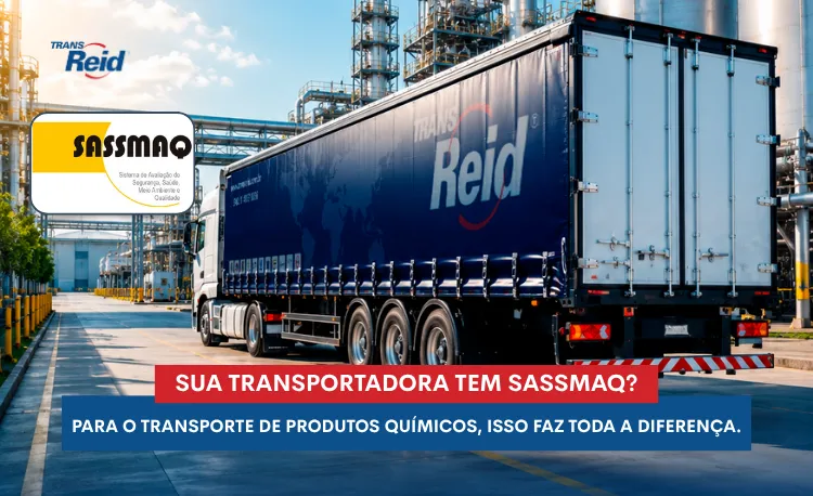 Caminhão da TRANS REID certificada com SASSMAQ para transporte de produtos químicos